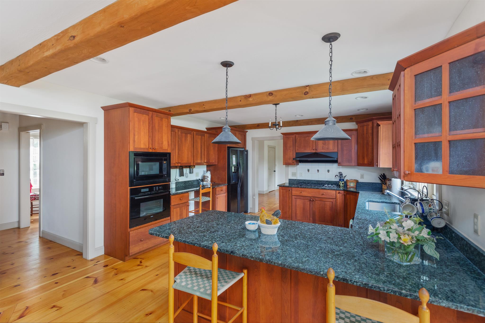 11 Susan Road New Boston, NH 03070 - Photo 8 of 37