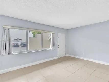 $325,000 | 8695 Northwest 6th Lane, Unit 2111, Miami, FL 33126