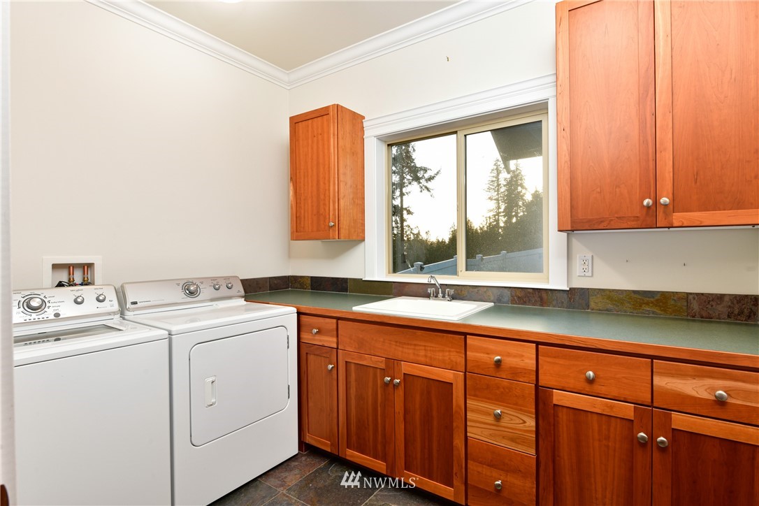14914 Gibralter Road Anacortes, WA 98221 - Photo 12 of 34 Gallery Image 12