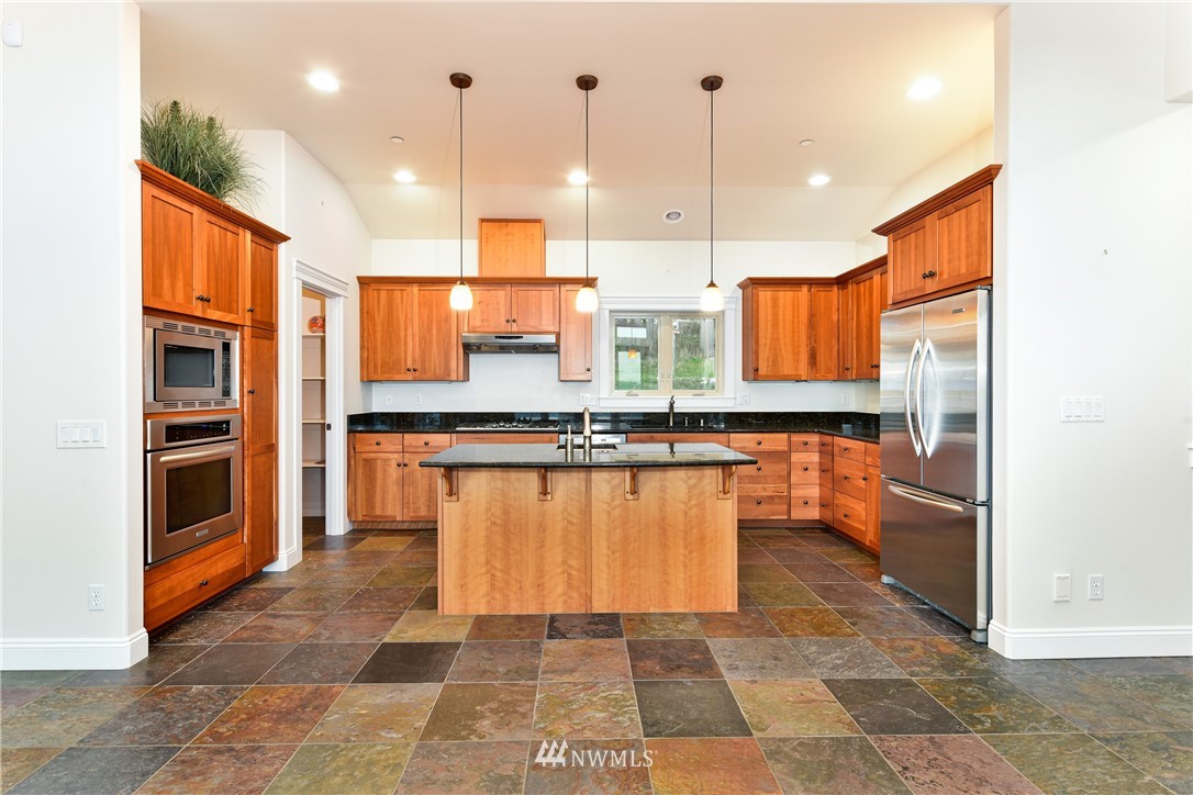 14914 Gibralter Road Anacortes, WA 98221 - Photo 7 of 34 Gallery Image 7