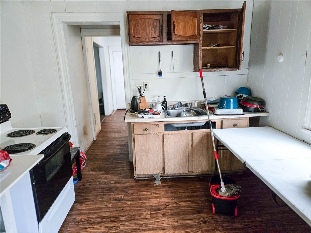 307 Hague Street Rochester, NY 14611 - Photo 4 of 10