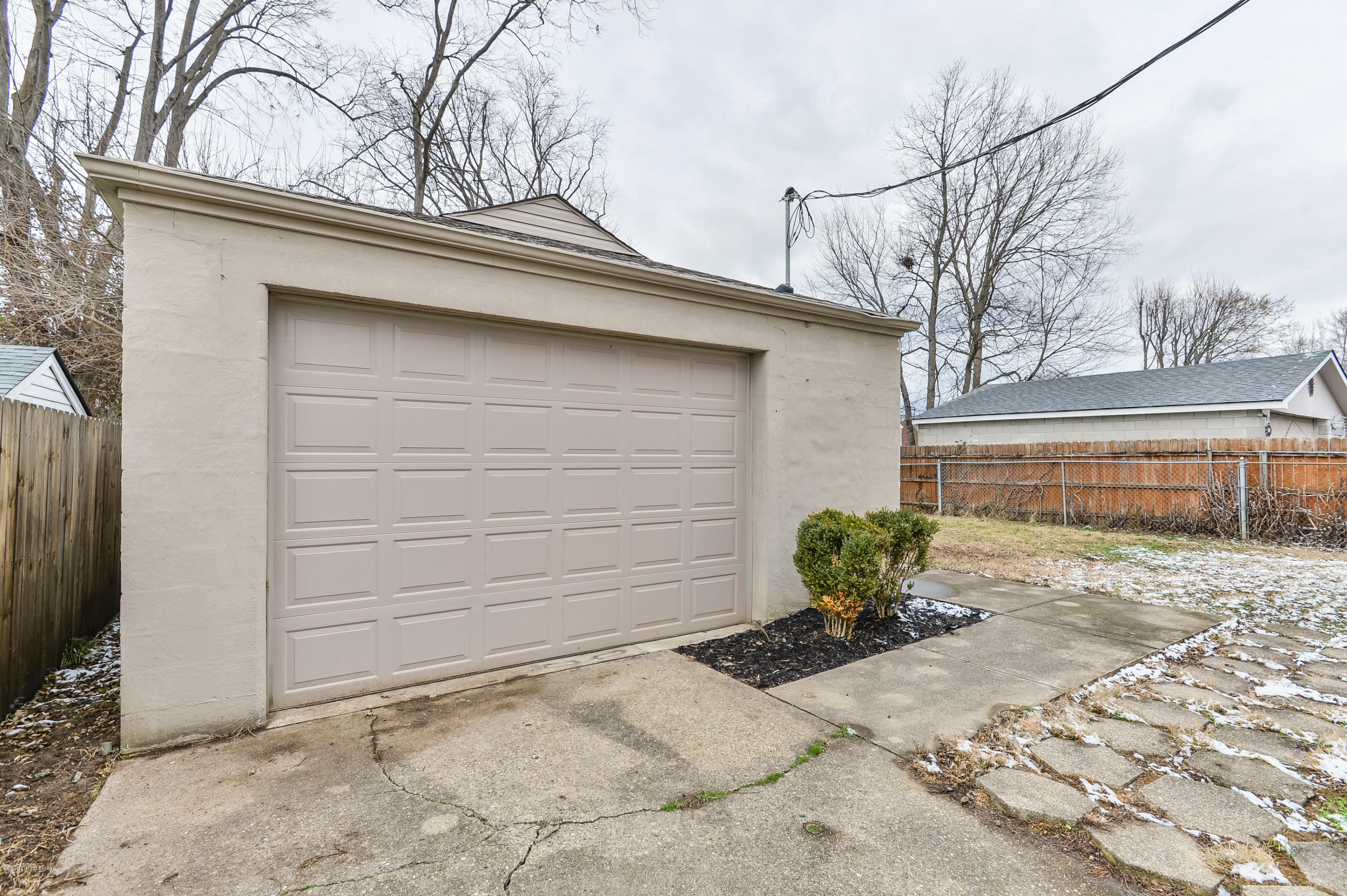 2643 Alanmede Road Louisville, KY 40205 - Photo 35 of 39 042 - 20200207 6503