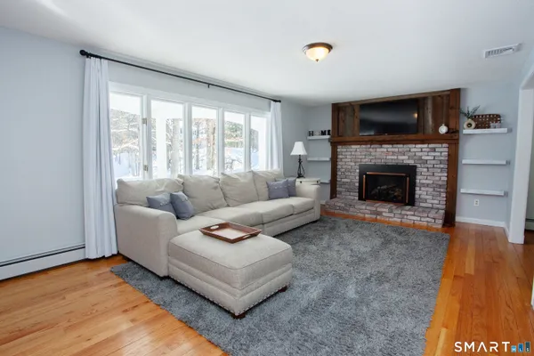 $465,000 | 10 Ridgewood Drive, Suffield, CT 06093
