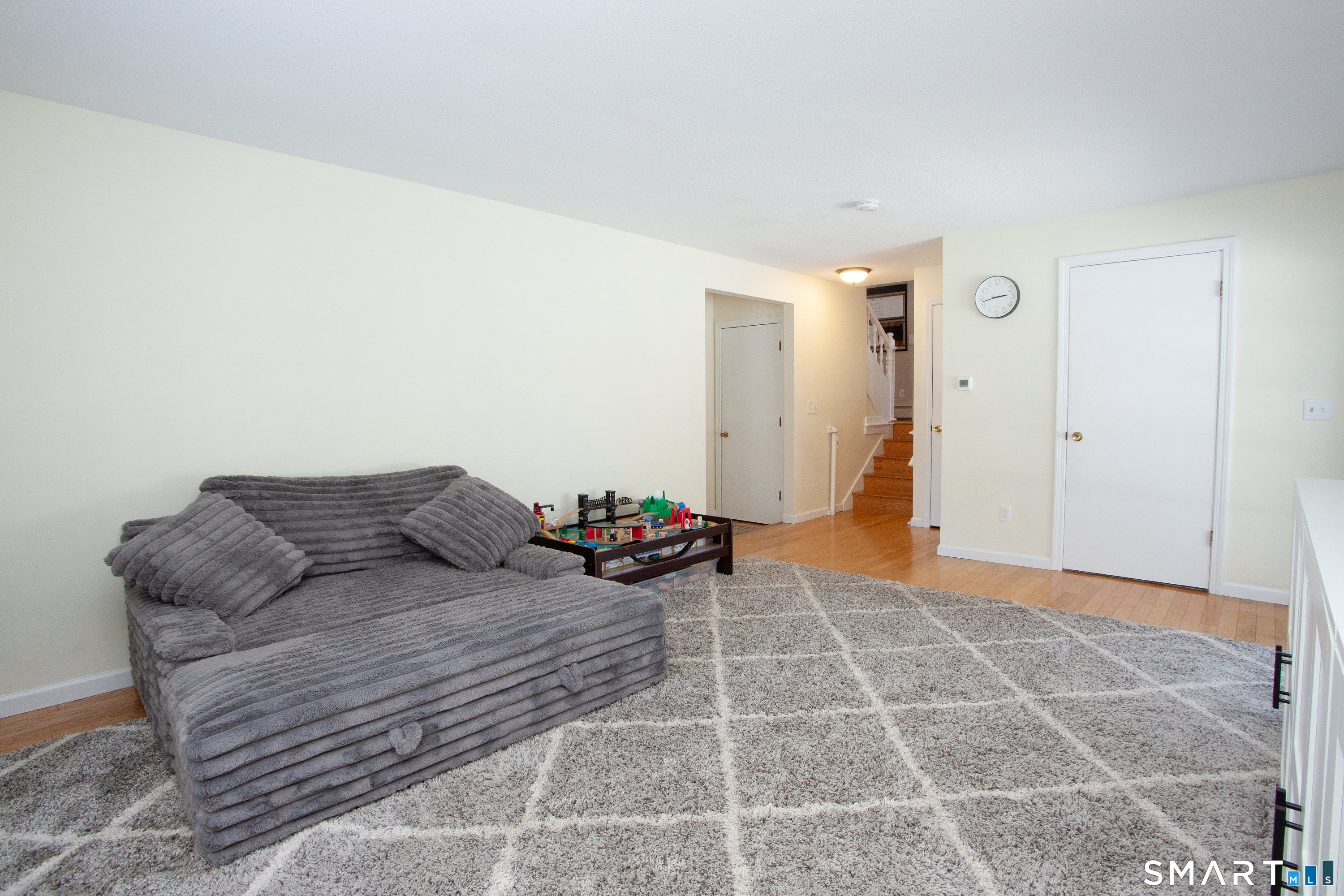 10 Ridgewood Drive Suffield, CT 06093 - Photo 19 of 38 Family room