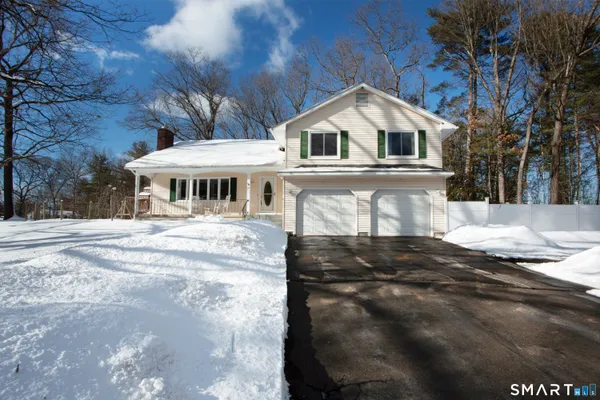 $465,000 | 10 Ridgewood Drive, Suffield, CT 06093