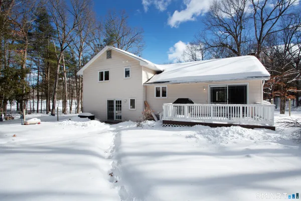 $465,000 | 10 Ridgewood Drive, Suffield, CT 06093