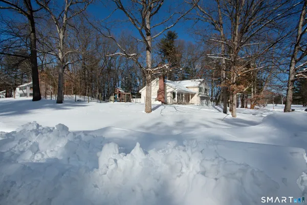 $465,000 | 10 Ridgewood Drive, Suffield, CT 06093