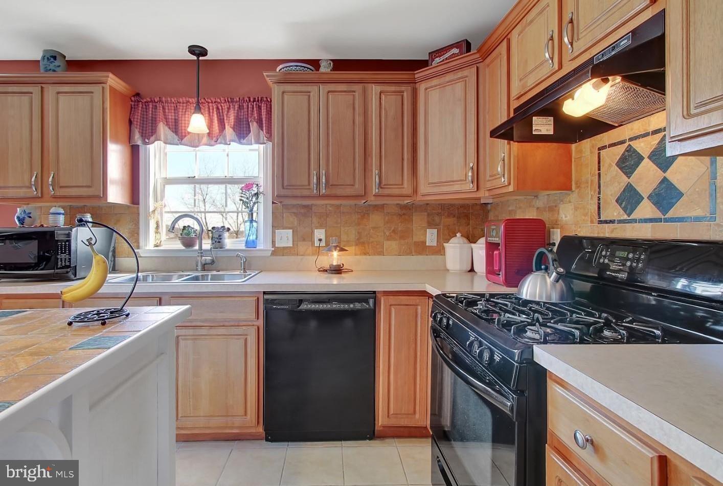 1514 Ridge Avenue Reading, PA 19607 - Photo 7 of 24