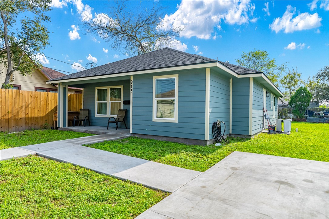 915 Craig Street Corpus Christi, TX 78404 - Photo 2 of 22