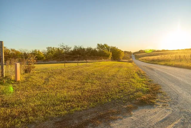 $1,190,000 | 2990 170th Street, Valley Falls, KS 66088