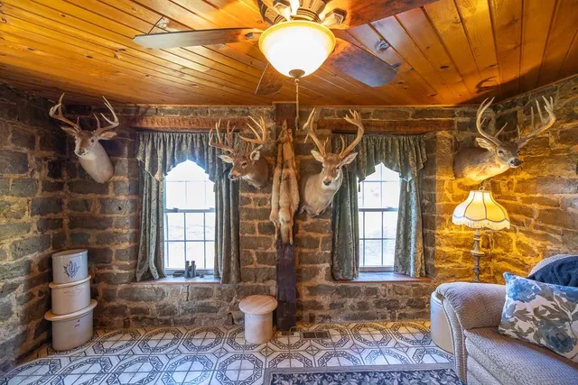 $1,190,000 | 2990 170th Street, Valley Falls, KS 66088