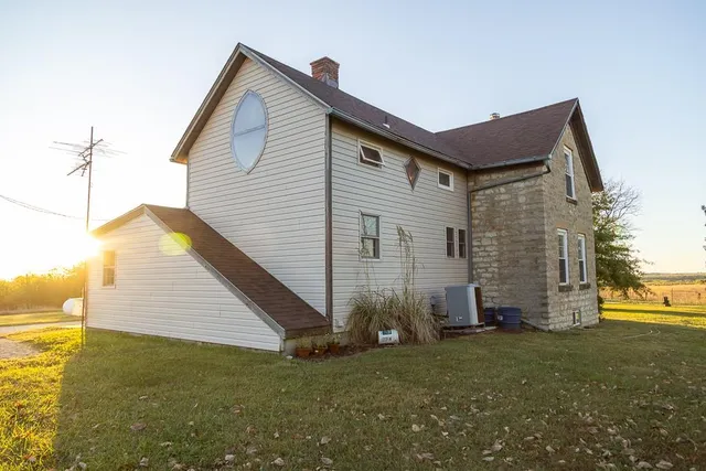 $1,190,000 | 2990 170th Street, Valley Falls, KS 66088