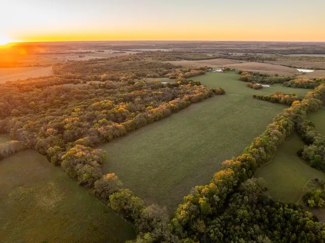 $1,190,000 | 2990 170th Street, Valley Falls, KS 66088