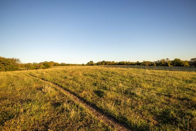 $1,190,000 | 2990 170th Street, Valley Falls, KS 66088