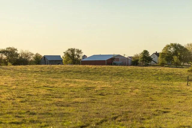 $1,190,000 | 2990 170th Street, Valley Falls, KS 66088