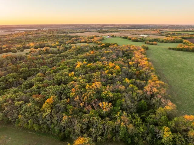 $1,190,000 | 2990 170th Street, Valley Falls, KS 66088