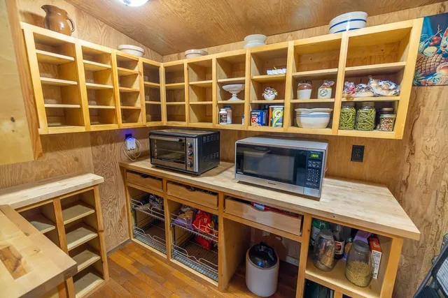 $1,130,500 | 2990 170th Street, Valley Falls, KS 66088