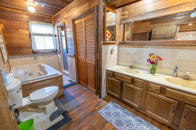 $1,130,500 | 2990 170th Street, Valley Falls, KS 66088