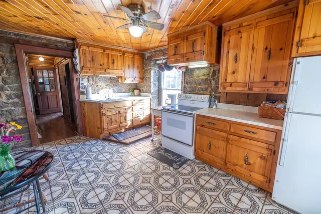 $1,190,000 | 2990 170th Street, Valley Falls, KS 66088