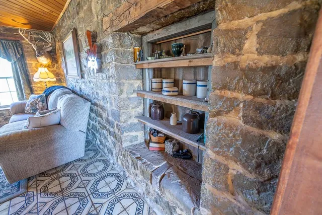 $1,190,000 | 2990 170th Street, Valley Falls, KS 66088