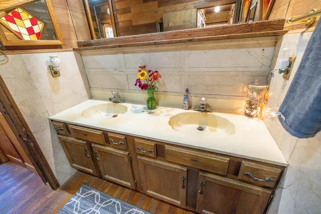 $1,190,000 | 2990 170th Street, Valley Falls, KS 66088