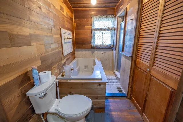 $1,190,000 | 2990 170th Street, Valley Falls, KS 66088