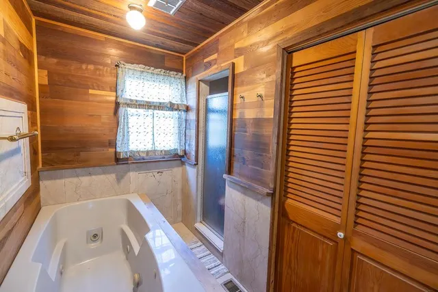 $1,190,000 | 2990 170th Street, Valley Falls, KS 66088