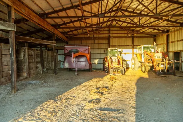 $1,190,000 | 2990 170th Street, Valley Falls, KS 66088