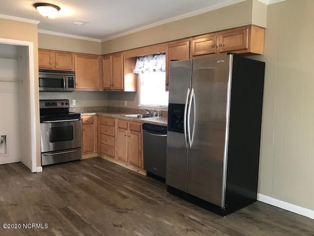 618 Governors Road Wilmington, NC 28411 - Photo 3 of 15 image (12)