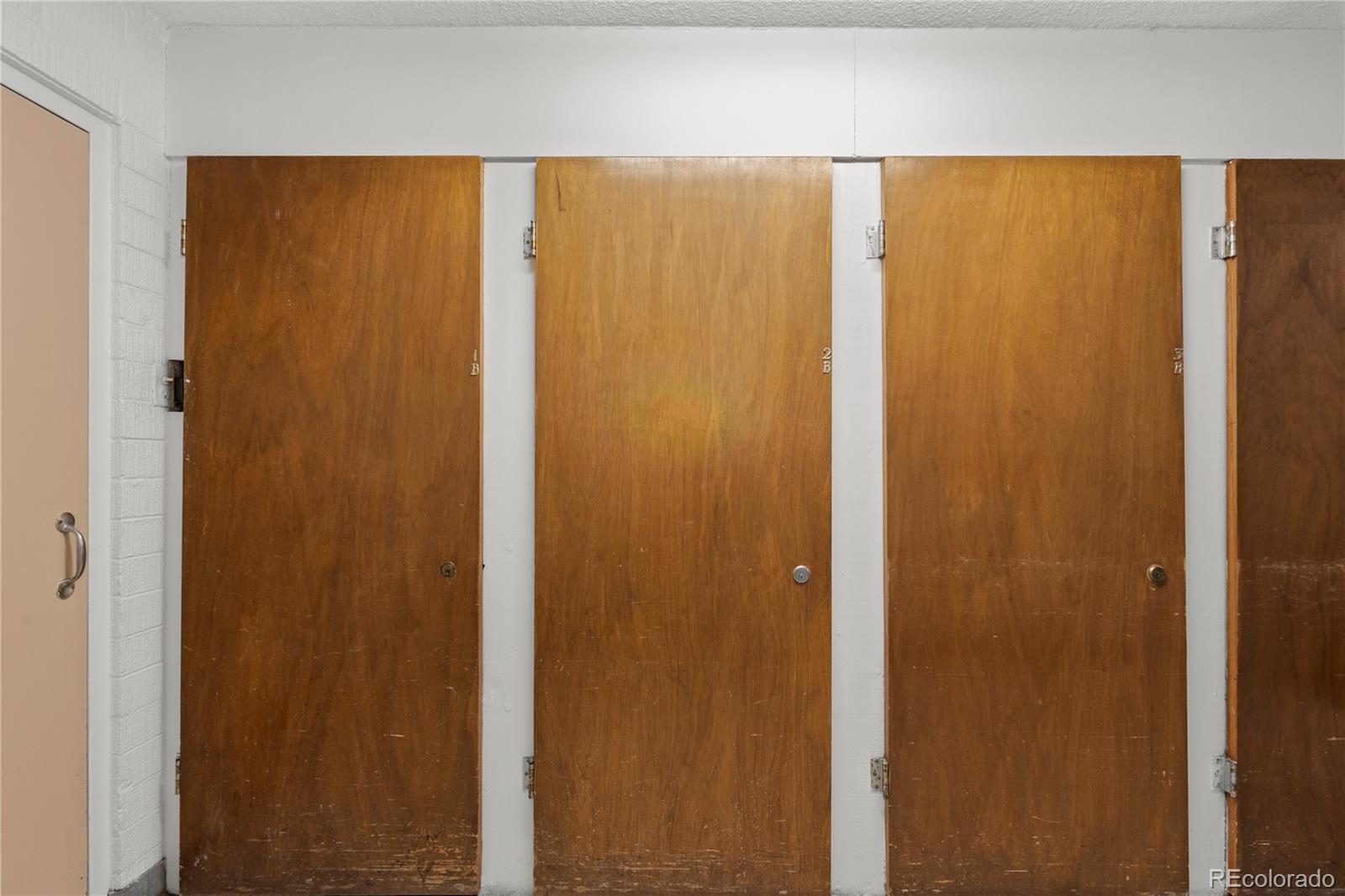 750 South Clinton Street, Unit 2B Denver, CO 80247 - Photo 25 of 43 a bathroom with a large window