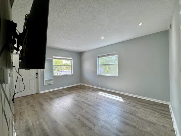 $1,800 | 2741 Northeast 8th Avenue, Unit 11, Wilton Manors, FL 33334