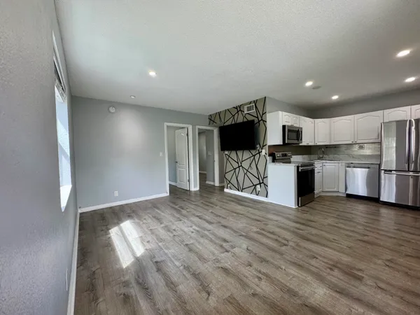 $1,800 | 2741 Northeast 8th Avenue, Unit 11, Wilton Manors, FL 33334