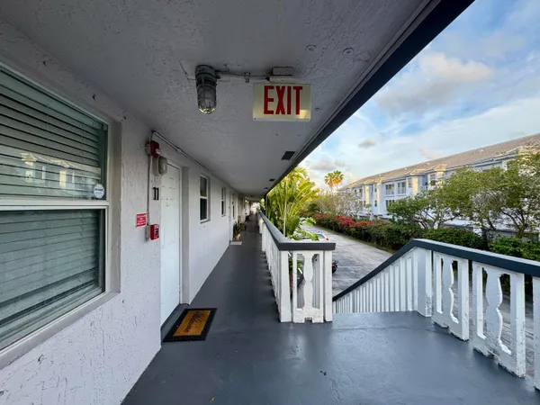 $1,800 | 2741 Northeast 8th Avenue, Unit 11, Wilton Manors, FL 33334