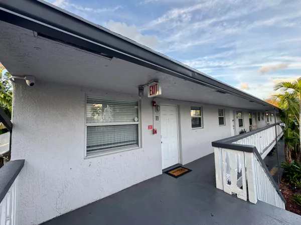 $1,800 | 2741 Northeast 8th Avenue, Unit 11, Wilton Manors, FL 33334