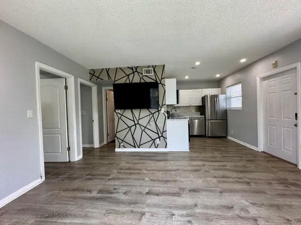 $1,800 | 2741 Northeast 8th Avenue, Unit 11, Wilton Manors, FL 33334