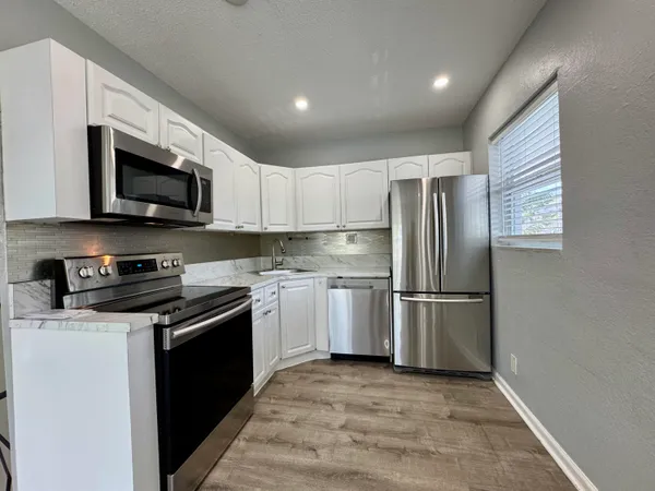 $1,800 | 2741 Northeast 8th Avenue, Unit 11, Wilton Manors, FL 33334