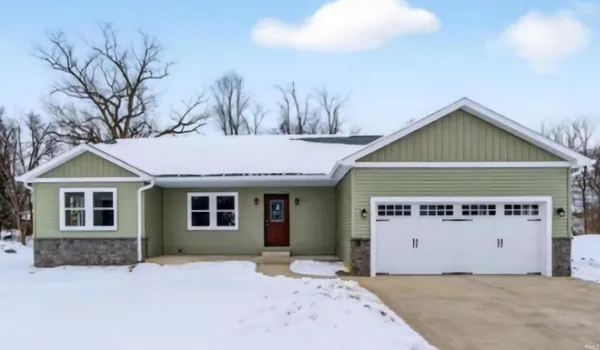 $374,900 | 11102 North Dogleg Drive East, Syracuse, IN 46567