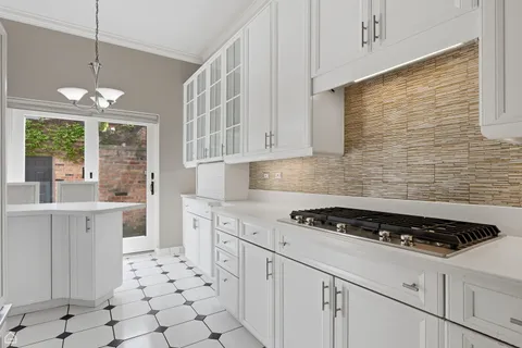 $1,375,000 | 344 West Willow Street, Unit A, Chicago, IL 60614