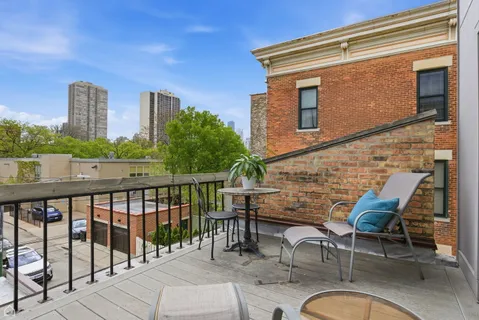 $1,375,000 | 344 West Willow Street, Unit A, Chicago, IL 60614