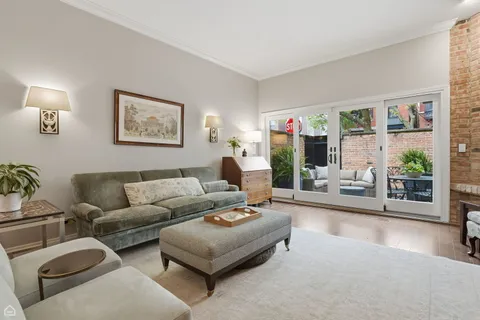 $1,375,000 | 344 West Willow Street, Unit A, Chicago, IL 60614