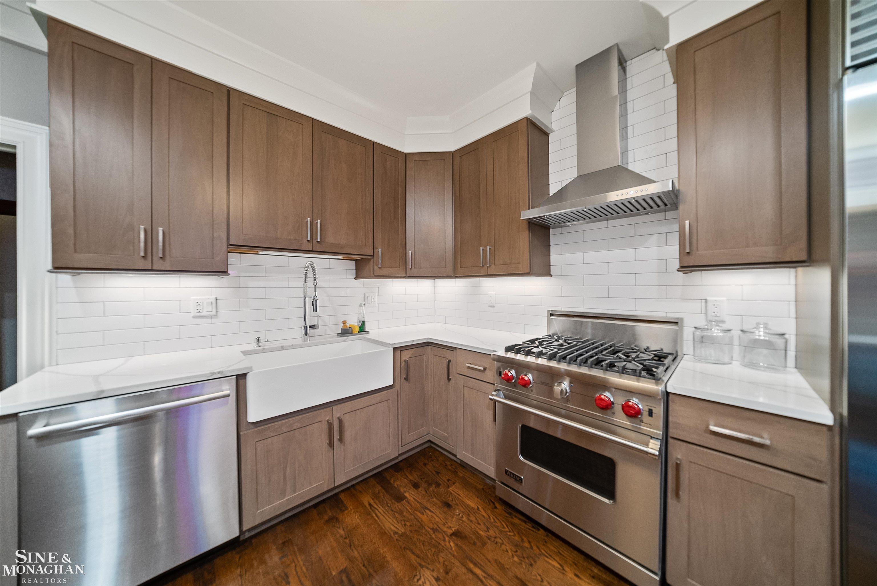 198 Kerby Road Grosse Pointe, MI 48236 - Photo 1 of 40 50134074-678C1286-6CCA-4547-9A20-4EC0246E4350.JPG