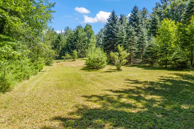 $860,000 | 148 Spiller Hill Road, Raymond, ME 04071