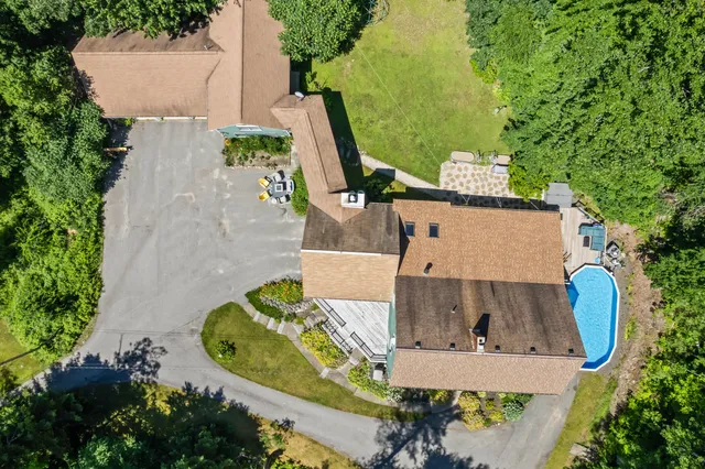 $860,000 | 148 Spiller Hill Road, Raymond, ME 04071