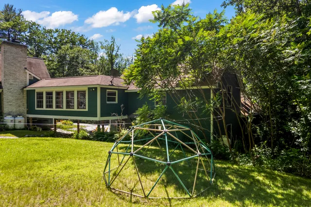 $860,000 | 148 Spiller Hill Road, Raymond, ME 04071