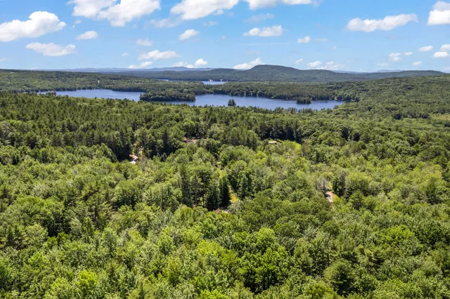 $860,000 | 148 Spiller Hill Road, Raymond, ME 04071