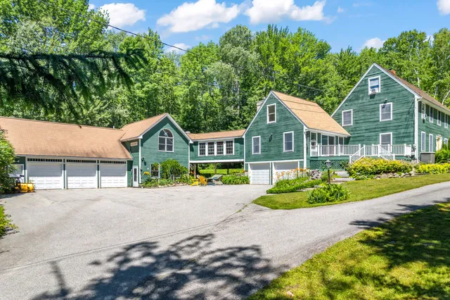 $860,000 | 148 Spiller Hill Road, Raymond, ME 04071