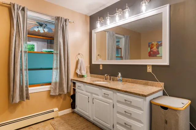 $860,000 | 148 Spiller Hill Road, Raymond, ME 04071