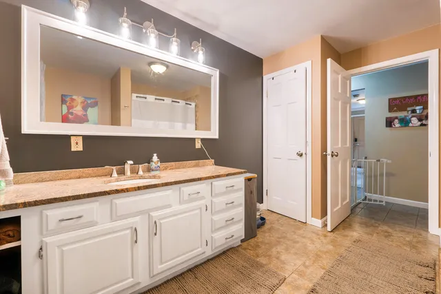 $860,000 | 148 Spiller Hill Road, Raymond, ME 04071