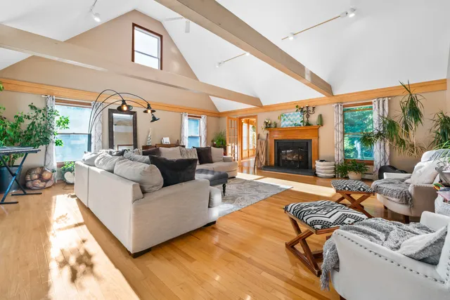 $860,000 | 148 Spiller Hill Road, Raymond, ME 04071