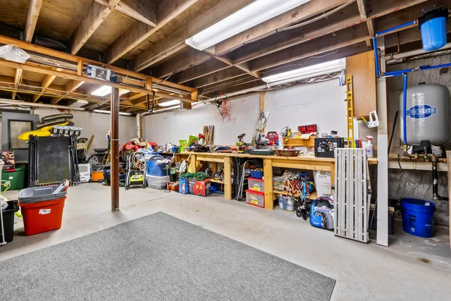 $860,000 | 148 Spiller Hill Road, Raymond, ME 04071